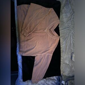 Color: Tan
V-neck/ off the shoulder 
New never wore it